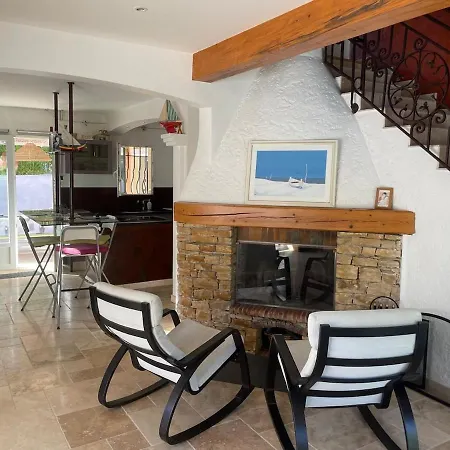 Charming With Secure Private Parking 別荘 *