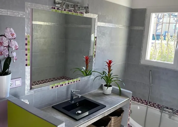 Charming With Secure Private Parking